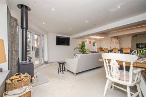 Photo 30- click for photo gallery